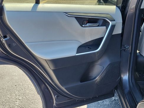 Certified 2021 Toyota RAV4 XLE FWD image 13