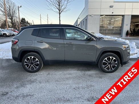 Certified 2022 Jeep Compass Limited image 9