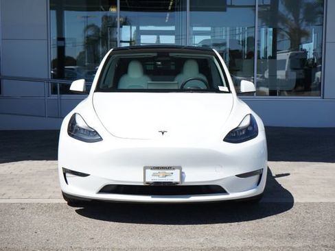 Used 2023 Tesla Model Y Performance AWD/4WD image 3