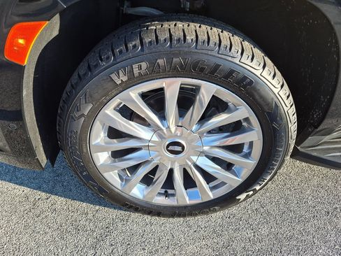 Certified 2023 Cadillac Escalade Premium Luxury AWD/4WD image 7