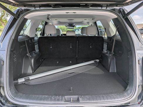 Used 2022 Hyundai Palisade SEL w/ 8P Bench Seat Package FWD image 13