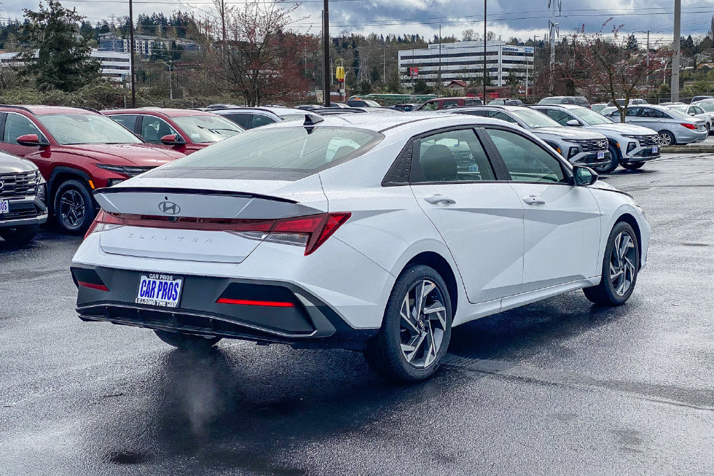 Certified 2026 Hyundai Elantra Sport FWD image 9