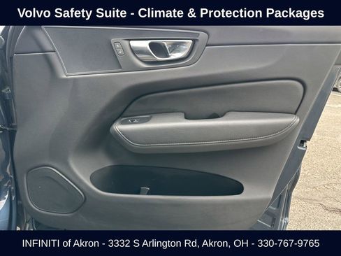 Used 2021 Volvo XC60 T5 Momentum w/ Premium Package image 22