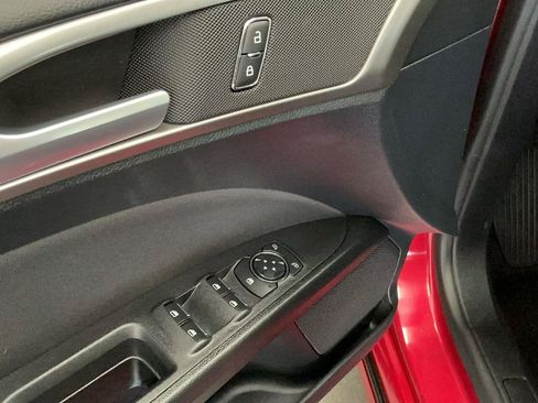 Used 2020 Ford Fusion SE FWD image 15