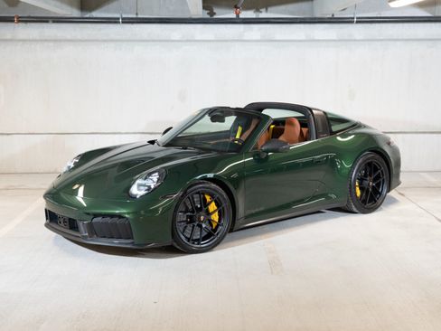 Certified 2026 Porsche 911 Targa 4 GTS AWD/4WD image 1