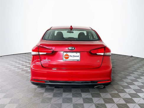 Used 2017 Kia Forte S image 7