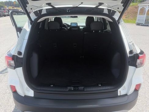 Used 2022 Ford Escape SEL w/ Technology Package FWD image 22