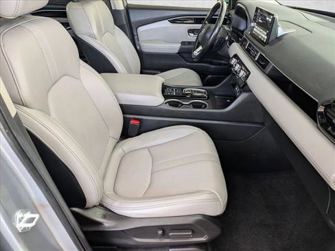 Used 2024 Honda Pilot Touring image 22
