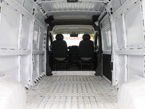 Used 2025 RAM ProMaster 2500 w/ Convenience Group FWD image 9