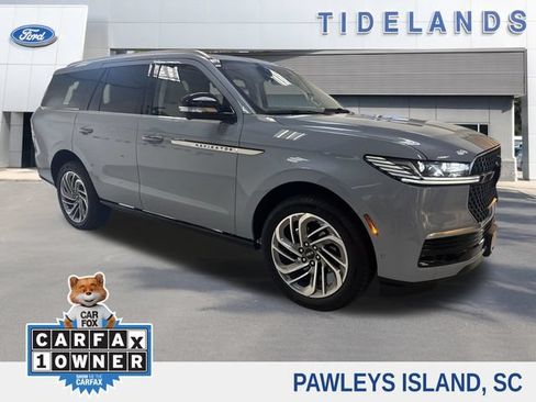 Used 2025 Lincoln Navigator Reserve AWD/4WD image 1