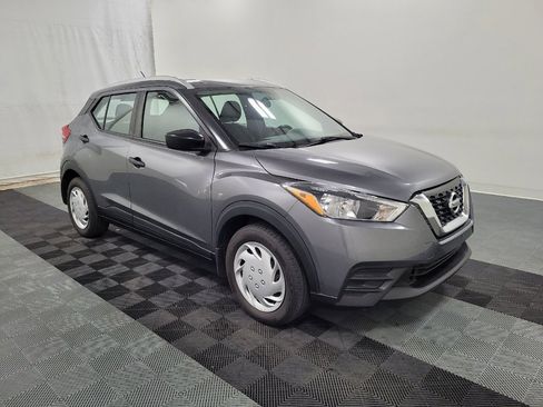 Used 2019 Nissan Kicks S FWD image 11