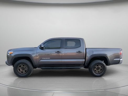 Used 2021 Toyota Tacoma TRD Off-Road AWD/4WD image 13