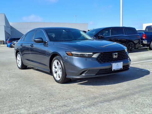 Certified 2025 Honda Accord LX image 2