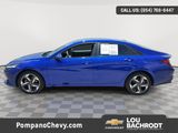 Used 2023 Hyundai Elantra SEL w/ Convenience Package image 3