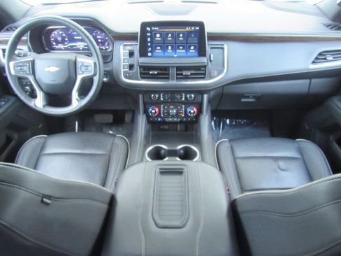 Used 2024 Chevrolet Tahoe Premier image 3