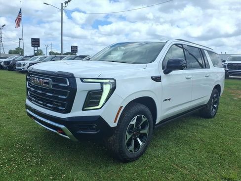 New 2026 GMC Yukon XL AT4 AWD/4WD image 3