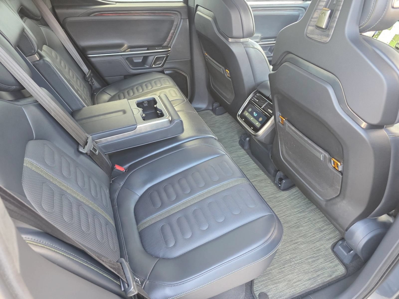 Used 2022 Rivian R1T Launch Edition AWD/4WD image 31