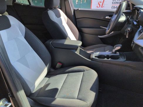 Certified 2024 Chevrolet Trax LS w/ LS Convenience Package FWD image 29