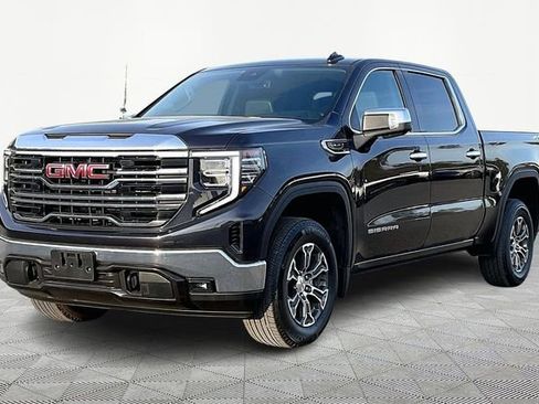 Used 2025 GMC Sierra 1500 SLT image 3