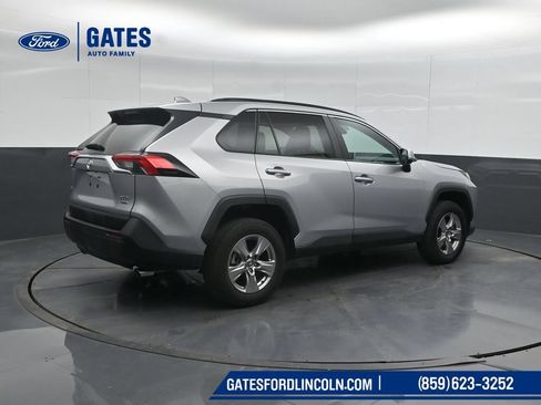 Used 2025 Toyota RAV4 XLE AWD/4WD image 2