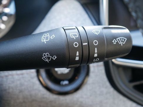 Used 2024 Jeep Compass Latitude image 27