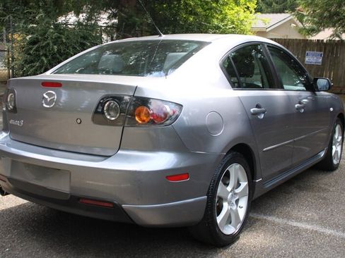 Used 2004 MAZDA MAZDA3 s FWD image 3