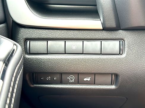 New 2026 Nissan Rogue SV FWD image 25