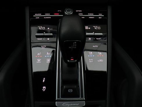 Used 2021 Porsche Cayenne Coupe image 34