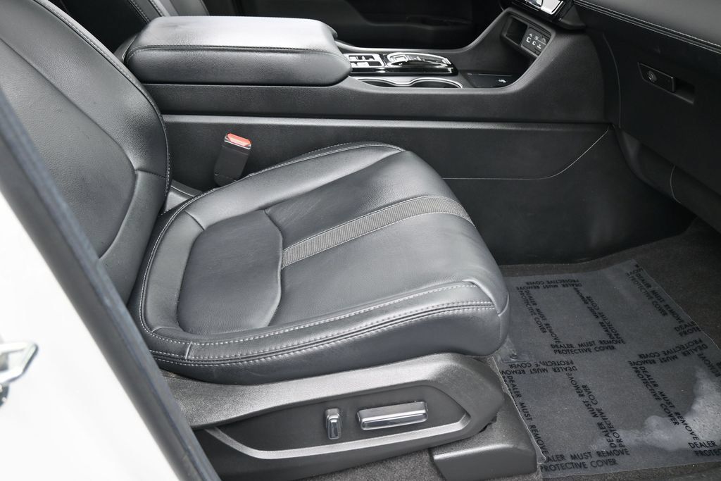 Used 2025 Honda Pilot Touring image 49