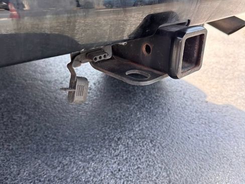 Used 2017 Jeep Wrangler Unlimited Sahara AWD/4WD image 9