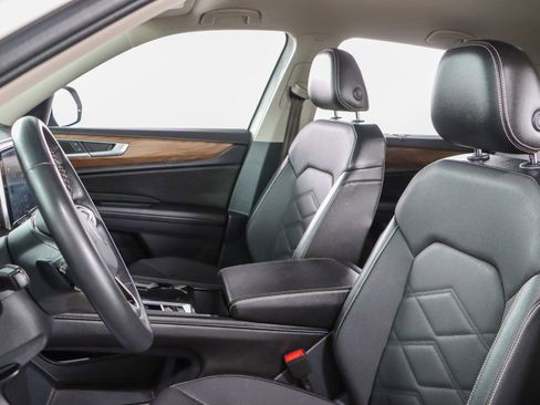 Used 2024 Volkswagen Atlas SE image 23