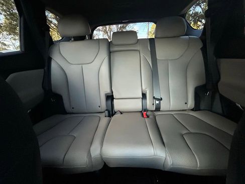 Used 2023 Hyundai Santa Fe SEL Premium image 13