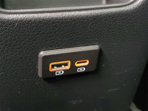 Used 2019 Nissan Sentra SV image 12