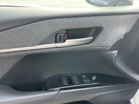 Used 2025 Toyota Camry XLE image 11