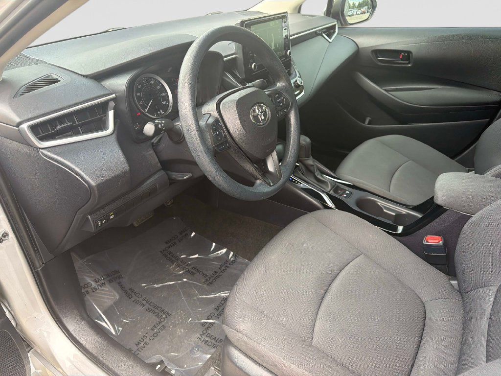 Used 2022 Toyota Corolla LE FWD image 22