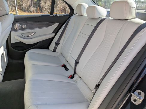 Used 2022 Mercedes-Benz E 350 4MATIC Sedan image 33