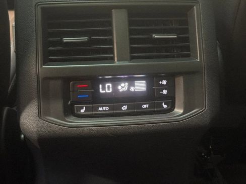 Used 2023 Volkswagen Atlas SEL Premium AWD/4WD image 18