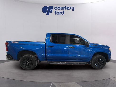 Used 2023 Chevrolet Silverado 1500 LT Trail Boss w/ Convenience Package II image 2