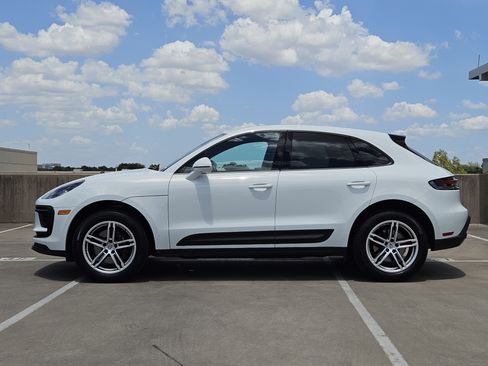 Certified 2026 Porsche Macan AWD/4WD image 2