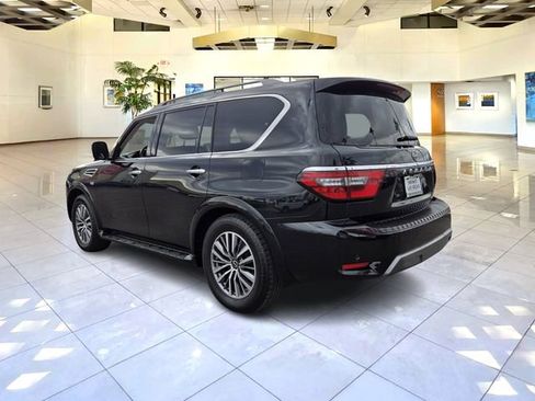 Used 2022 Nissan Armada SL w/ Captain's Chairs Package image 5