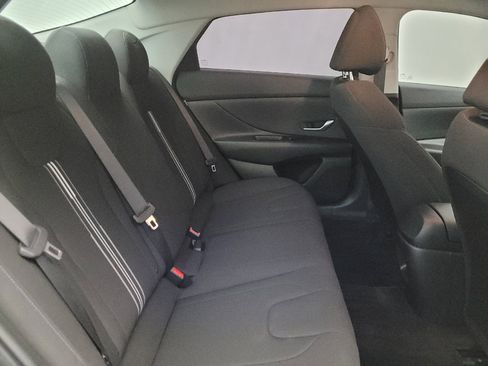 Used 2024 Hyundai Elantra SEL FWD image 19