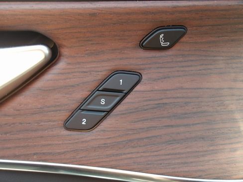 New 2025 Jeep Grand Cherokee L Summit w/ Luxury Tech Group V image 21