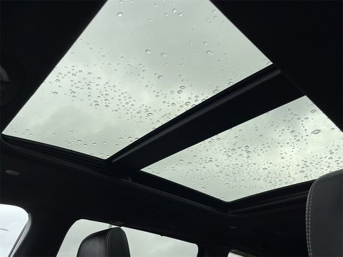 Used 2024 Chrysler Pacifica Touring-L w/ S Appearance Package image 34