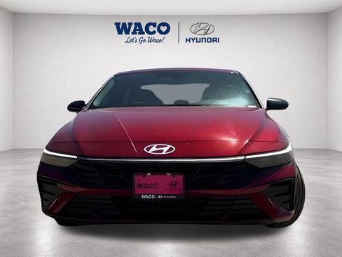Used 2025 Hyundai Elantra Sport FWD image 2