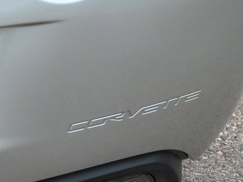Used 2005 Chevrolet Corvette Coupe w/ Preferred Equipment Group RWD image 13