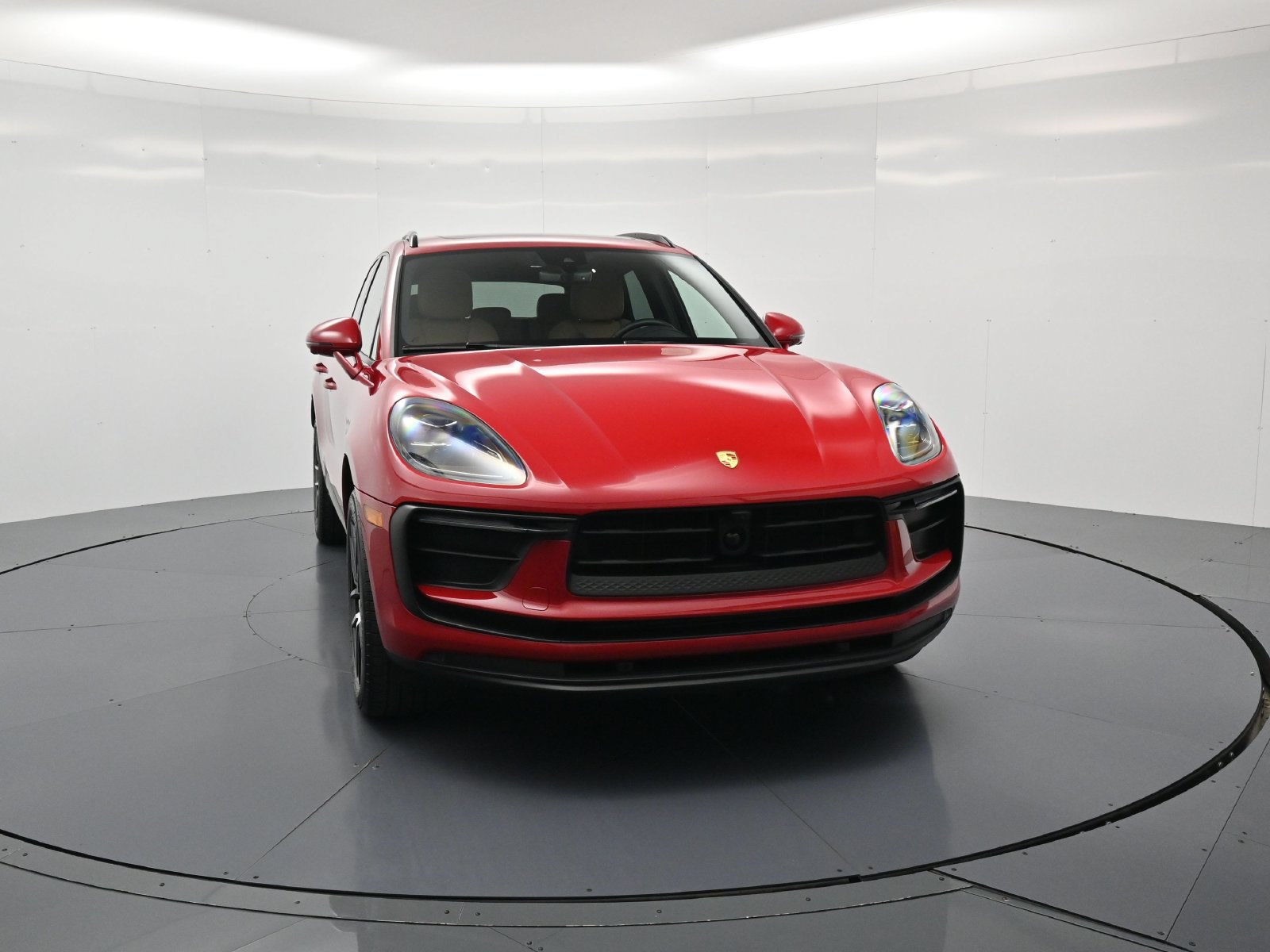 Certified 2025 Porsche Macan AWD/4WD image 41