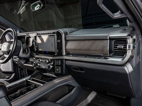 Used 2023 Ford F250 Platinum image 18