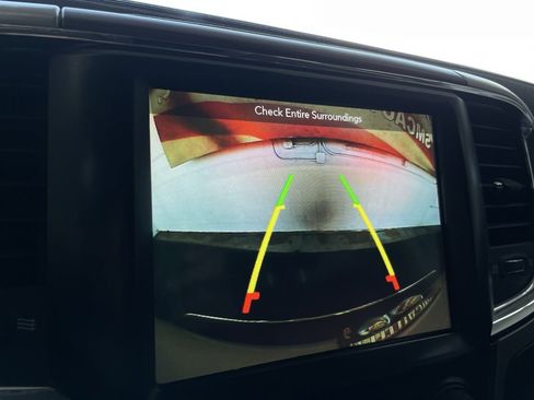 Used 2018 RAM 1500 Laramie image 33