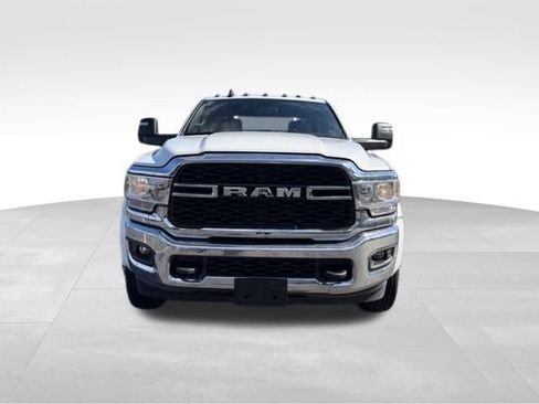 Used 2024 RAM 5500 Tradesman w/ Chrome Appearance Group AWD/4WD image 2