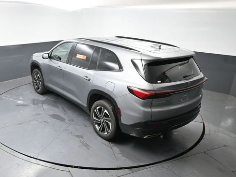 Used 2025 Buick Enclave Sport Touring AWD/4WD image 21